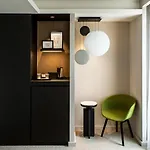 מלון Mercure 17 Batignolles פריז