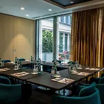 Mercure 17 Batignolles מלון