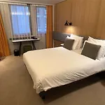 Mercure 17 Batignolles Otel Paris