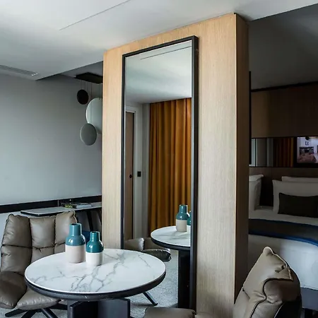 Hotel Mercure 17 Batignolles 4*