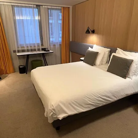 Mercure 17 Batignolles Hotel