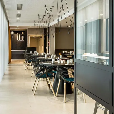 Mercure 17 Batignolles Hotel 4*