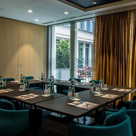 Mercure 17 Batignolles Hotel