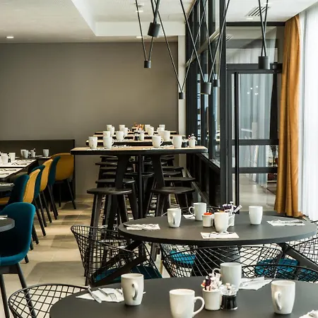 Mercure 17 Batignolles 4*