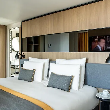 Mercure 17 Batignolles Hotel