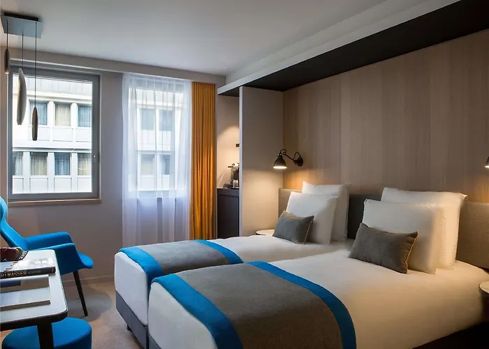 فندق ميريكور 17 باتينيول 4*