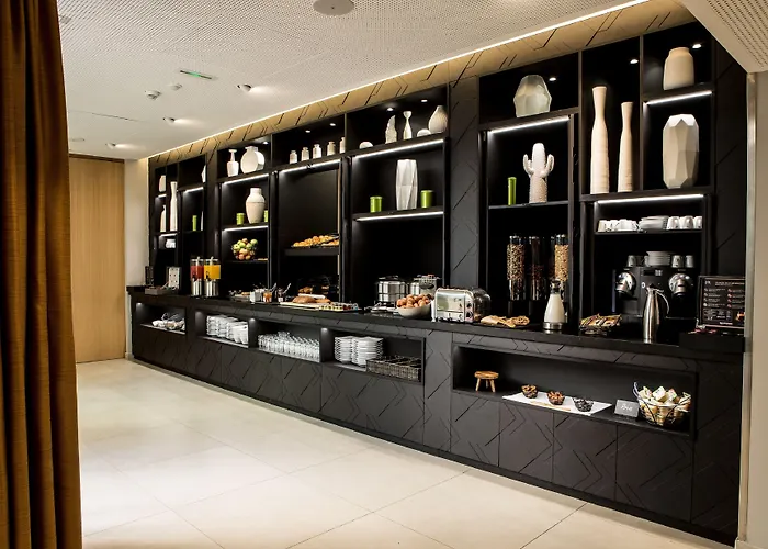 Mercure 17 Batignolles Hotel