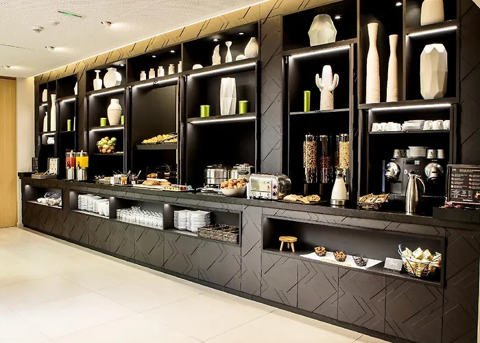 Mercure 17 Batignolles Париж