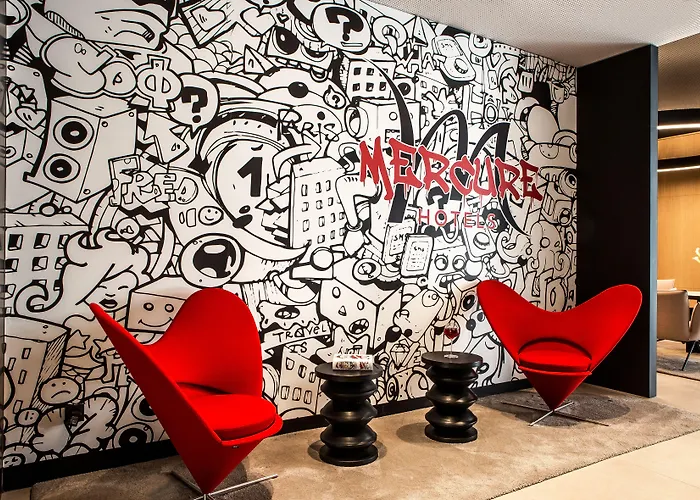 Отель Mercure 17 Batignolles