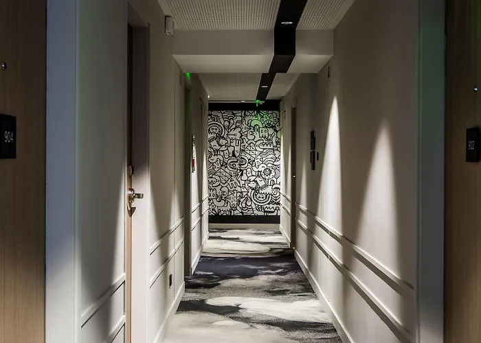 Mercure 17 Batignolles Отель Париж