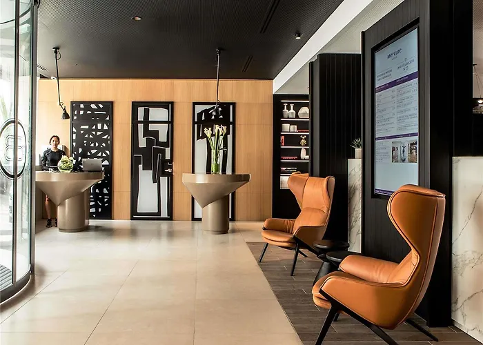 מלון Mercure 17 Batignolles