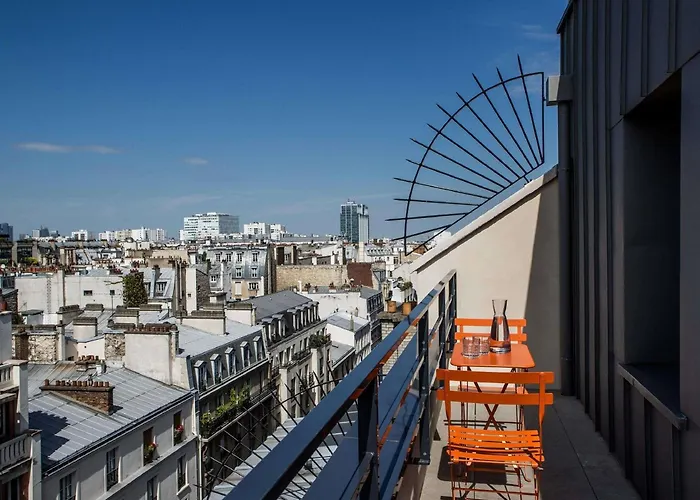 Отель Mercure 17 Batignolles
