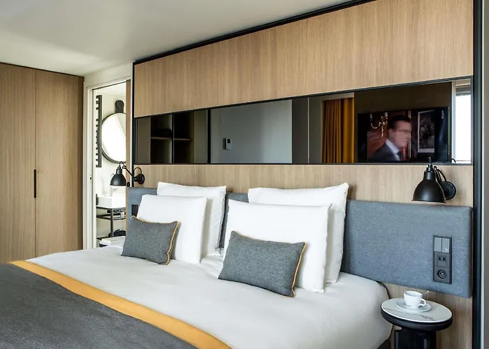 מלון Mercure 17 Batignolles פריז