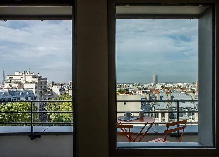 Отель Mercure 17 Batignolles