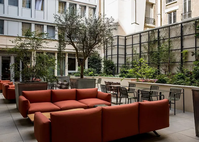 Отель Mercure 17 Batignolles 4*