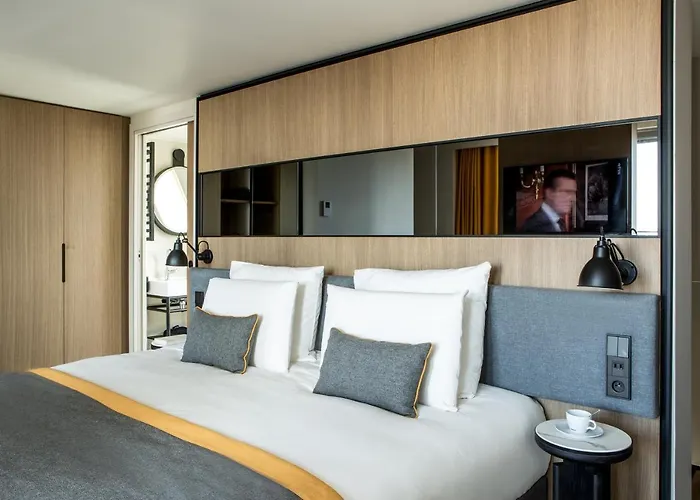 Mercure 17 Batignolles Отель